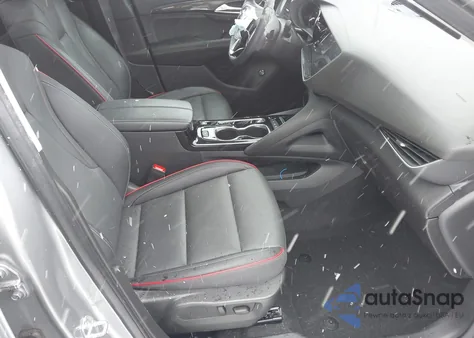 2023 Buick Envision Essence Awd z USA, uszkodzony, nr VIN LRBFZPR41PD165040